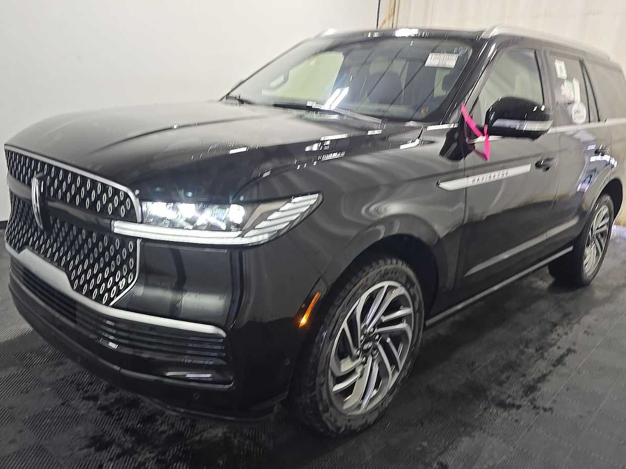 2025 Lincoln Navigator Reserve 4WD's photo