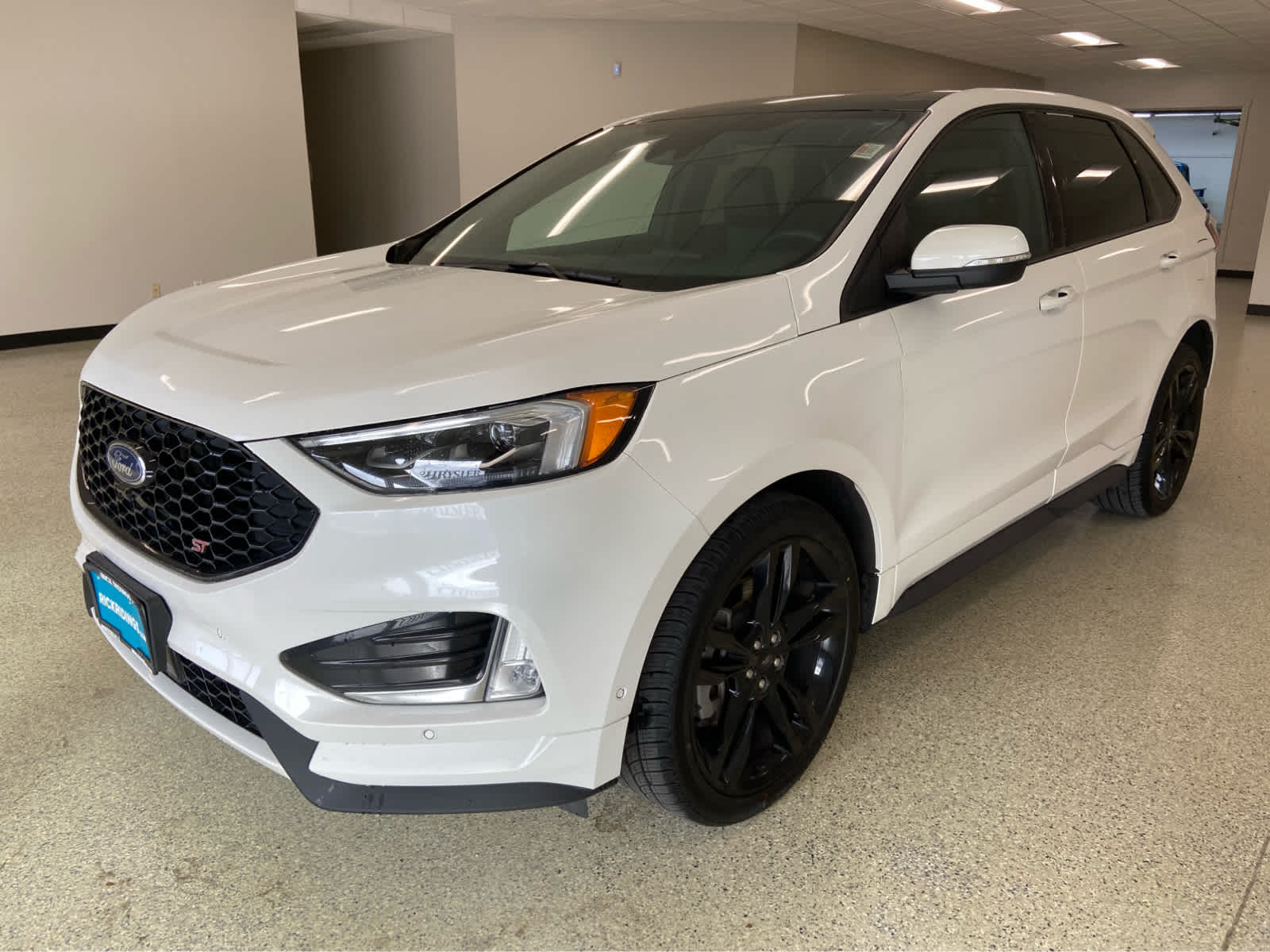 2024 Ford Edge ST's photo