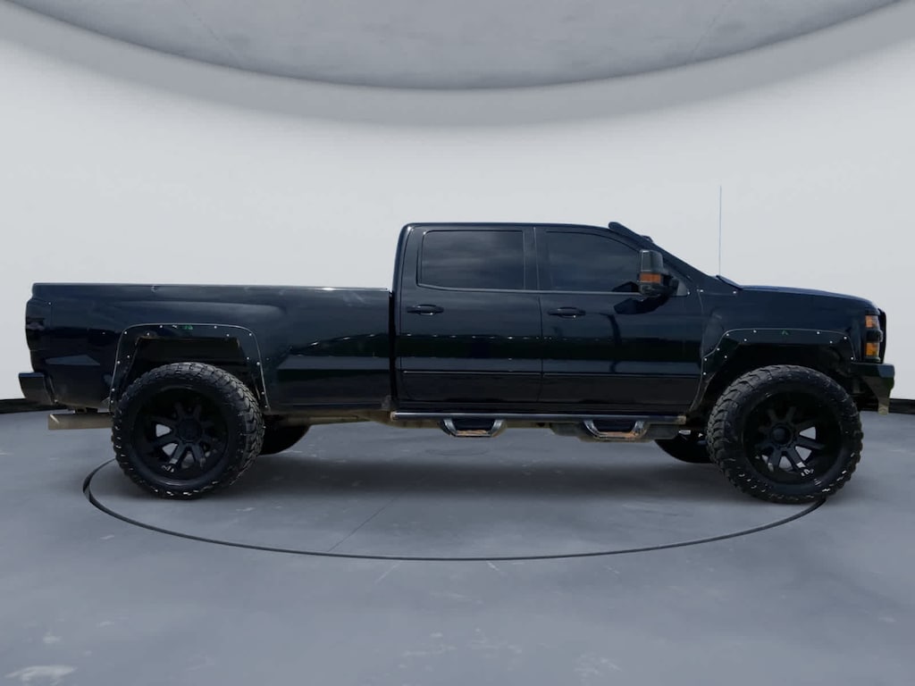 Used 2017 Chevrolet Silverado 3500HD LTZ 4WD Crew Cab 153.7 4WD Crew Cab 153.7