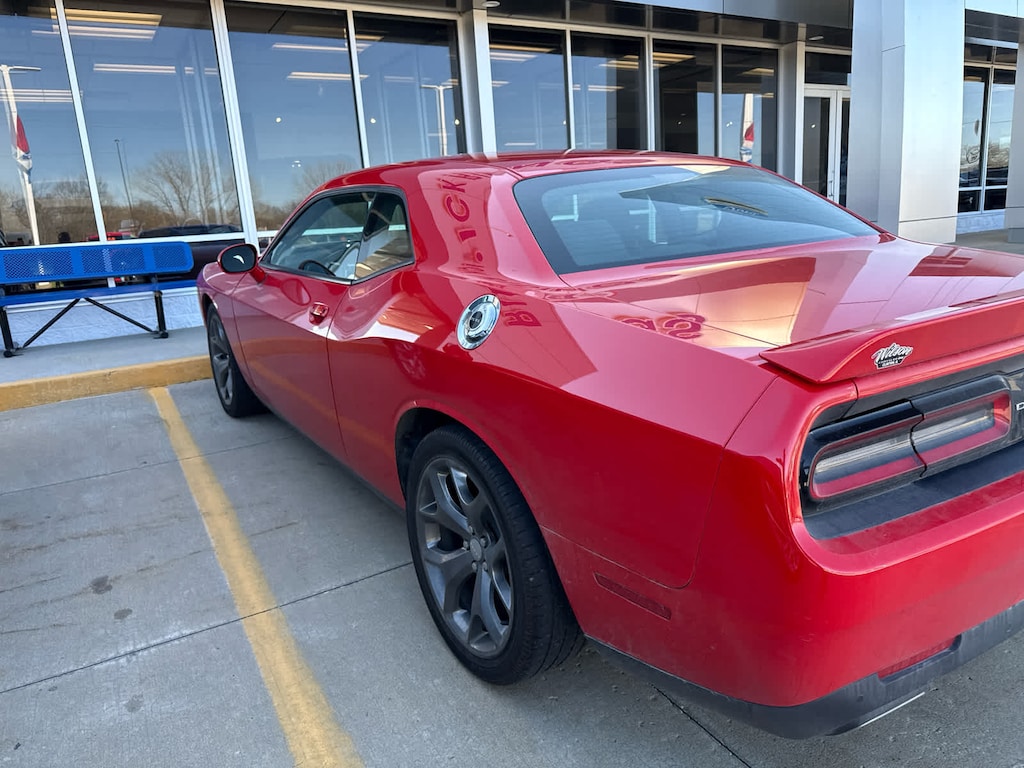Used 2016 Dodge Challenger SXT Cpe