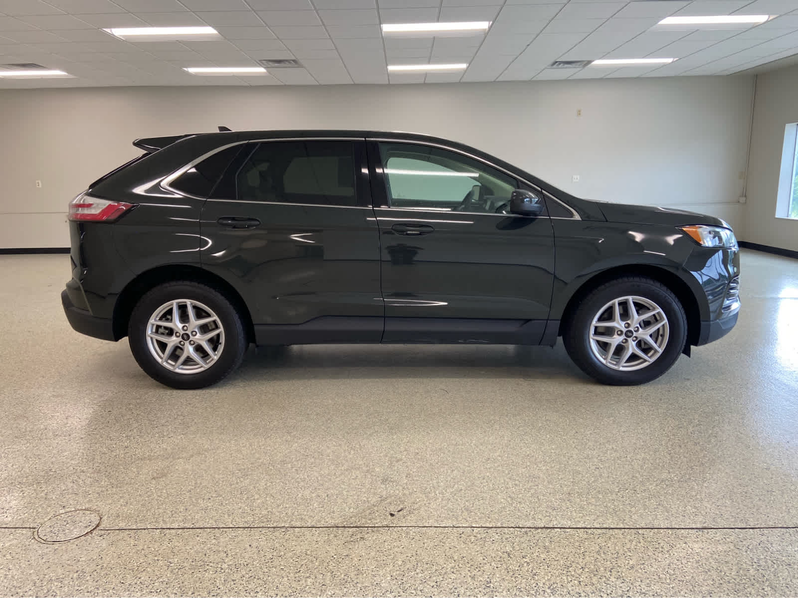 2024 Ford Edge SEL photo 4