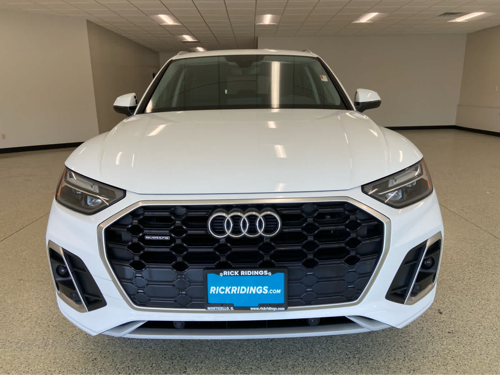 2022 Audi Q5 S line Premium 45 TFSI photo 2