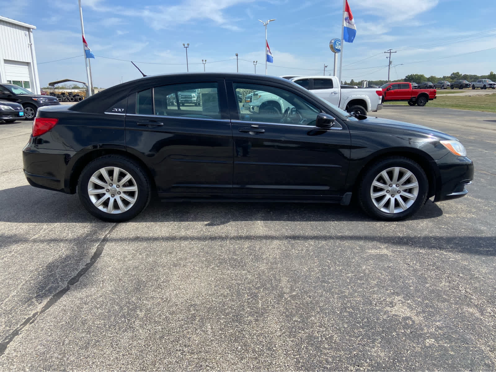 2012 Chrysler 200 Touring photo 4