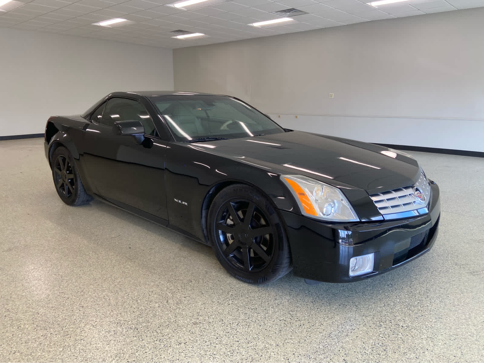 2007 Cadillac XLR photo 3