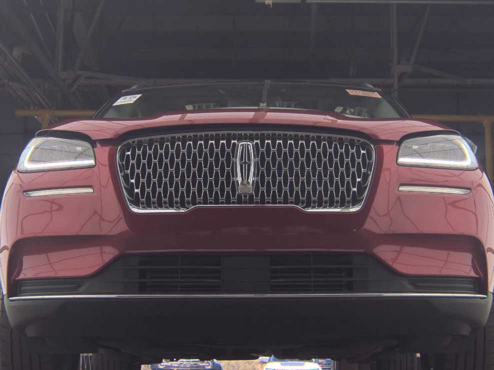 2022 Lincoln Corsair Standard photo 2