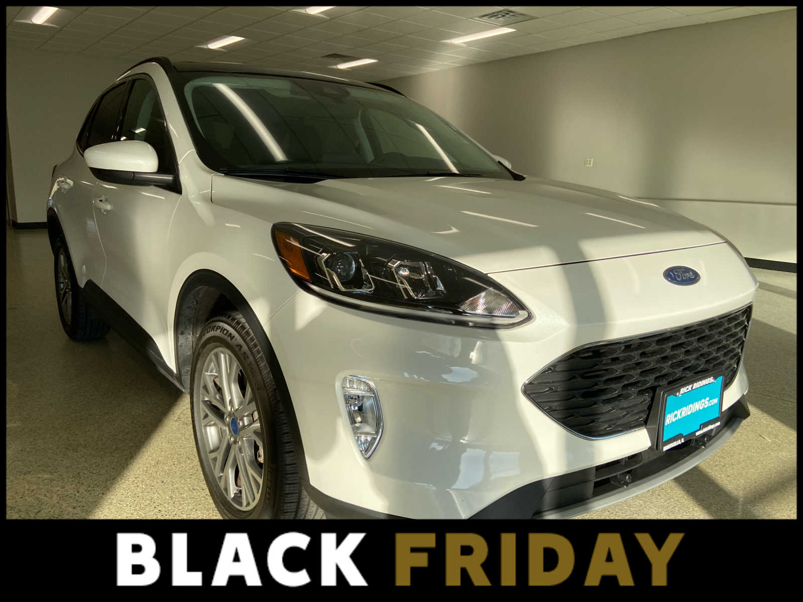 2022 Ford Escape SEL photo 3