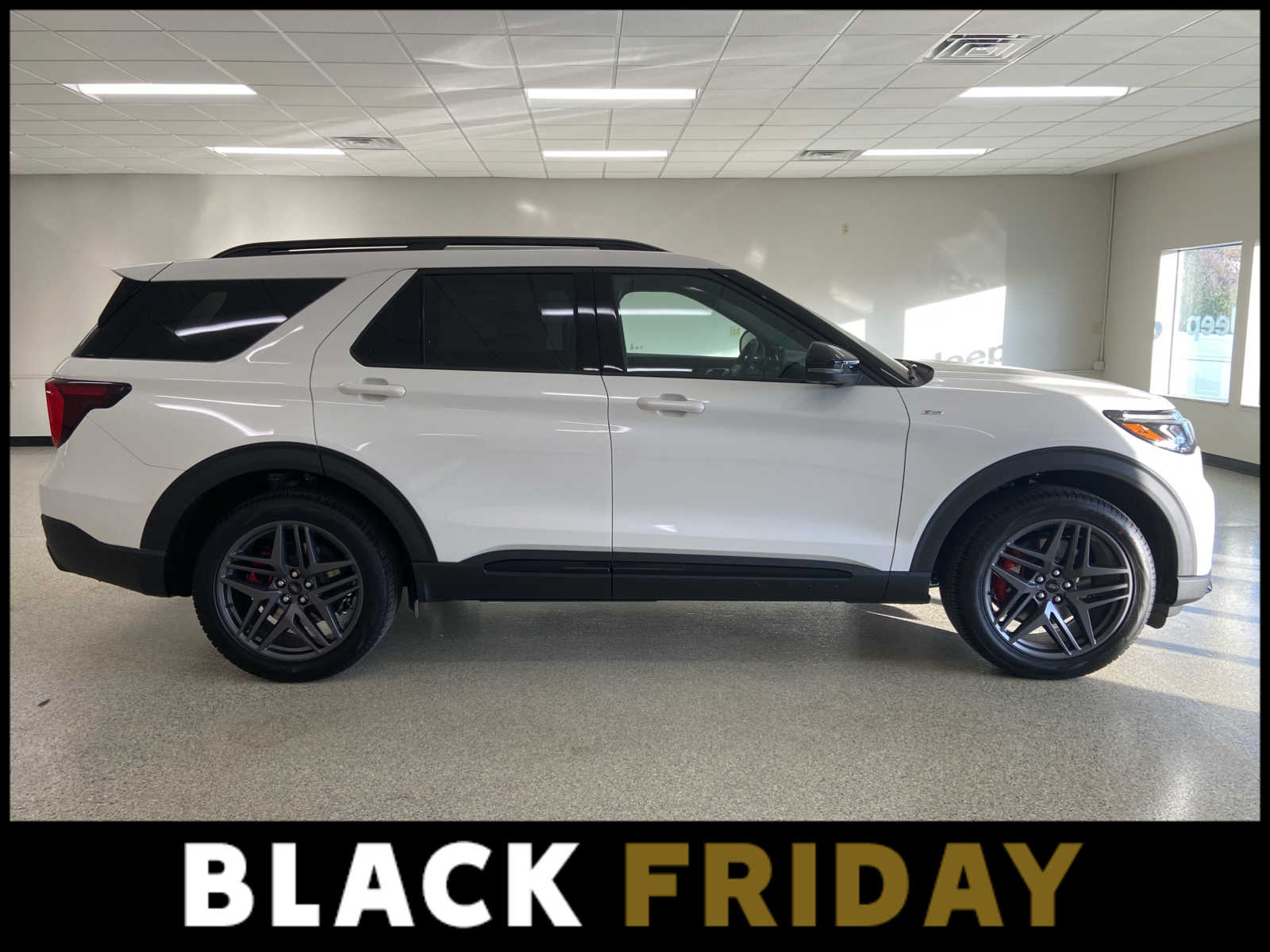 2026 Ford Explorer ST-Line photo 3