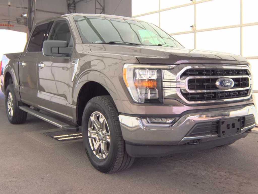Used 2022 Ford F-150 XLT 4WD Supercrew 5.5 Box 4WD SuperCrew 5.5 Box