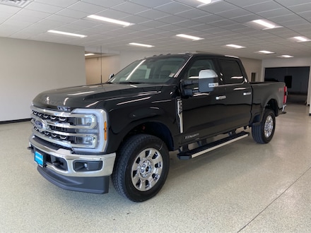 2025 Ford Super Duty F-350 SRW Lariat TRUCK