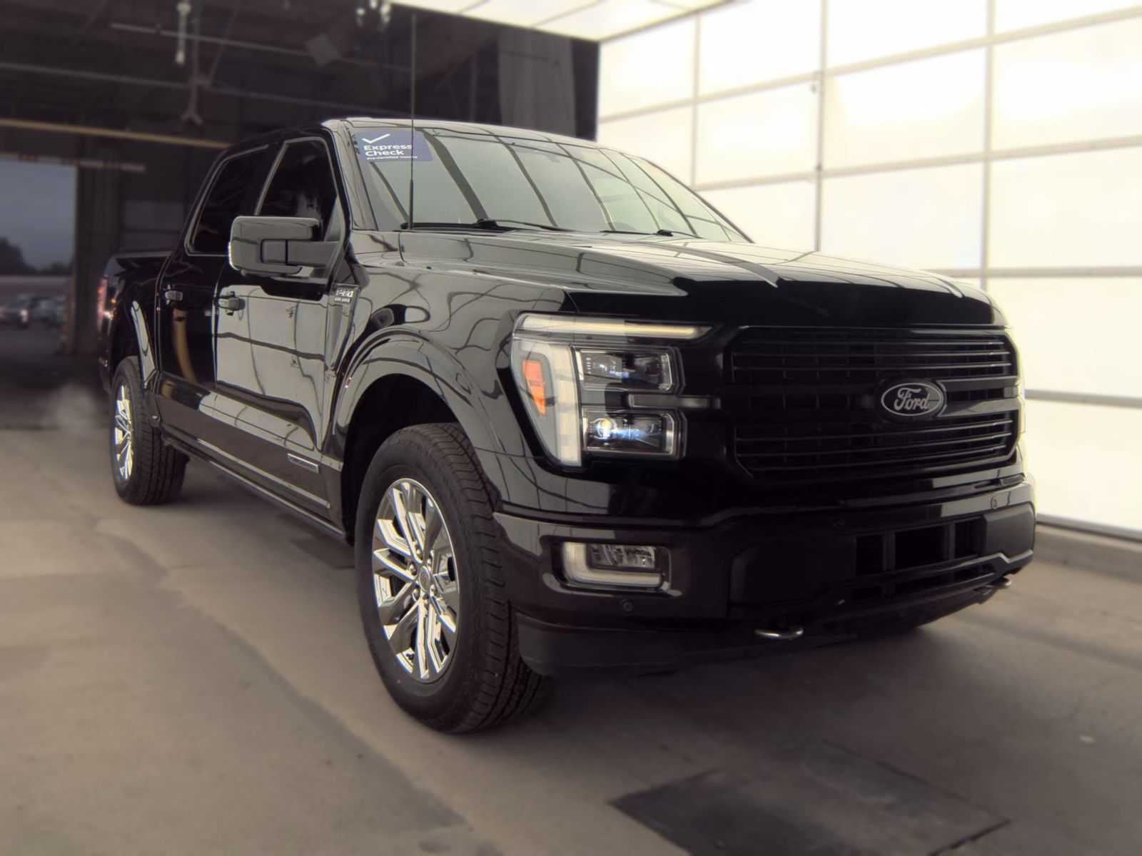 Used 2024 Ford F-150 King Ranch 4WD Supercrew 5.5 Box 4WD SuperCrew 5.5 Box