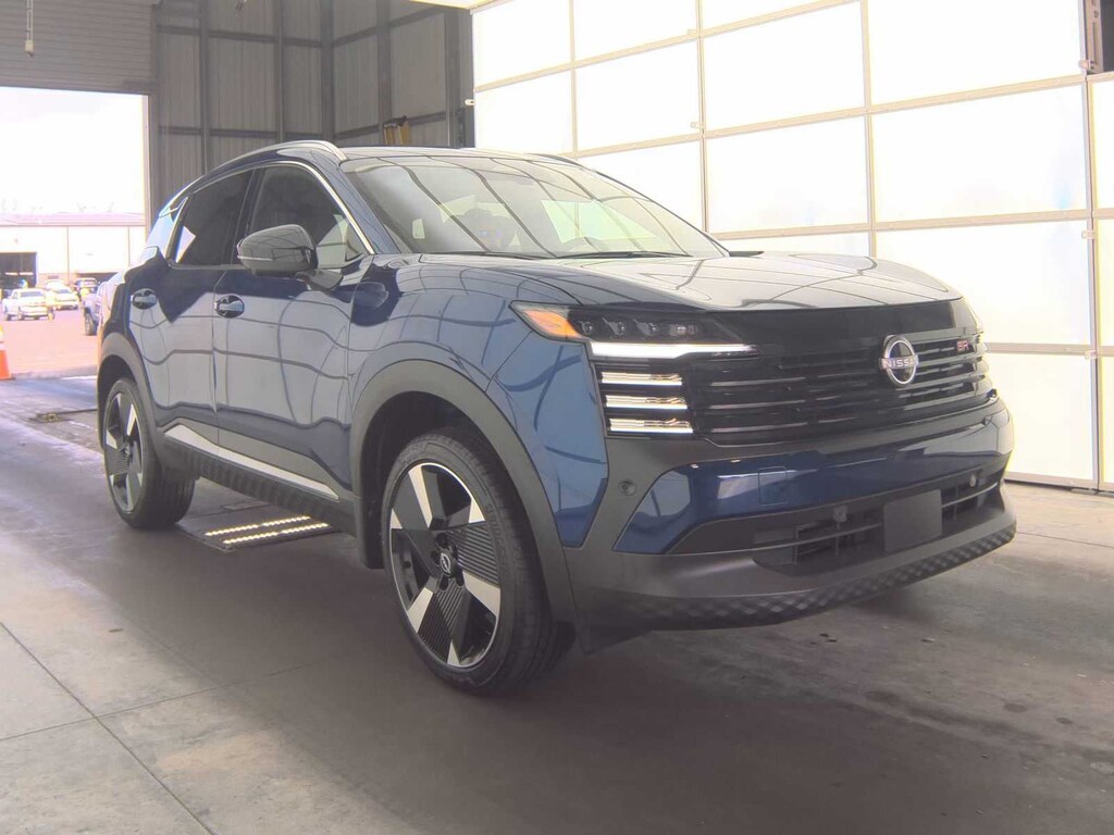 Used 2026 Nissan Kicks SR FWD