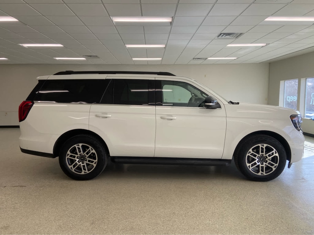 Used 2025 Ford Expedition Active 4x4
