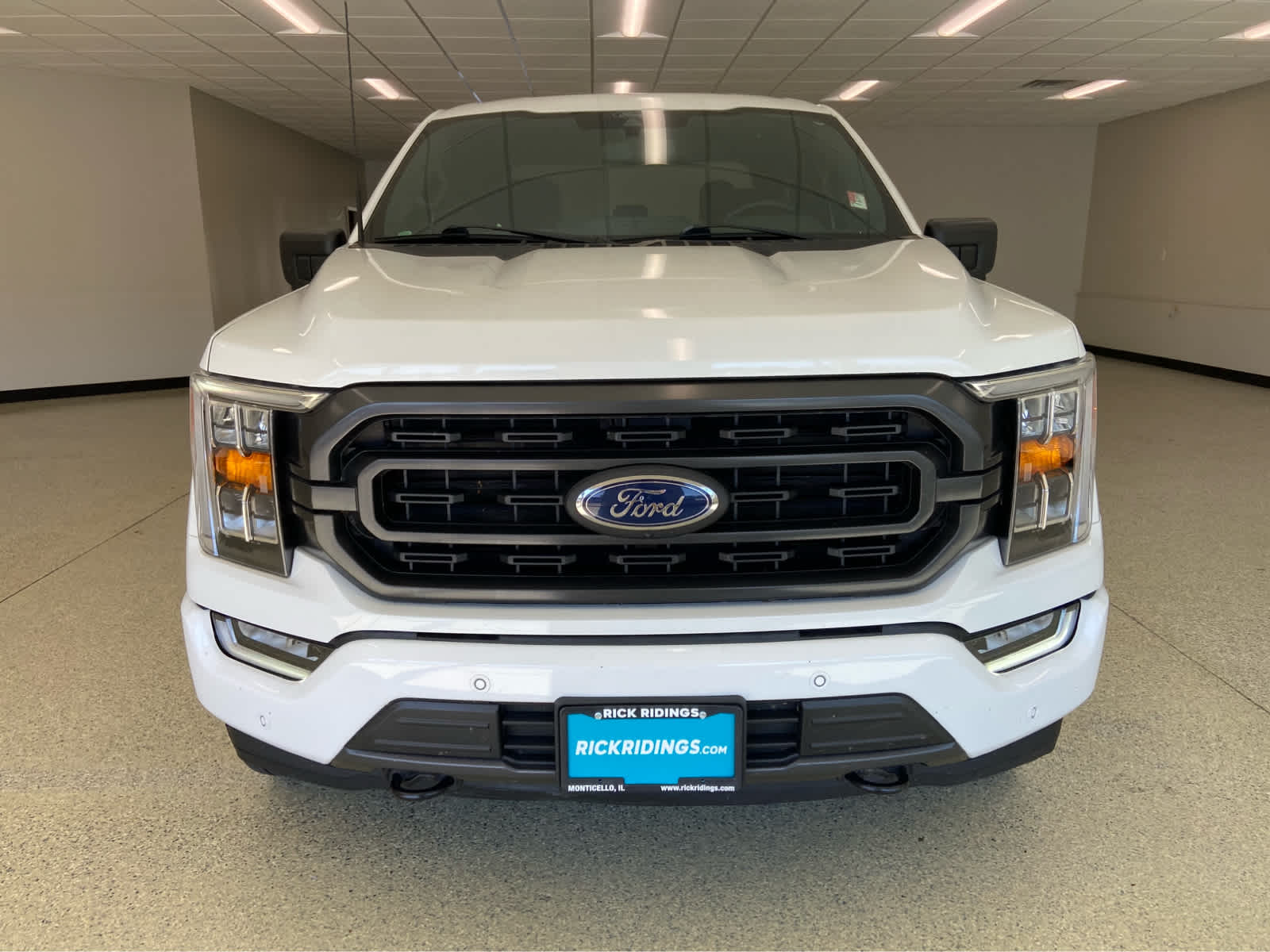 2021 Ford F-150 XLT photo 2