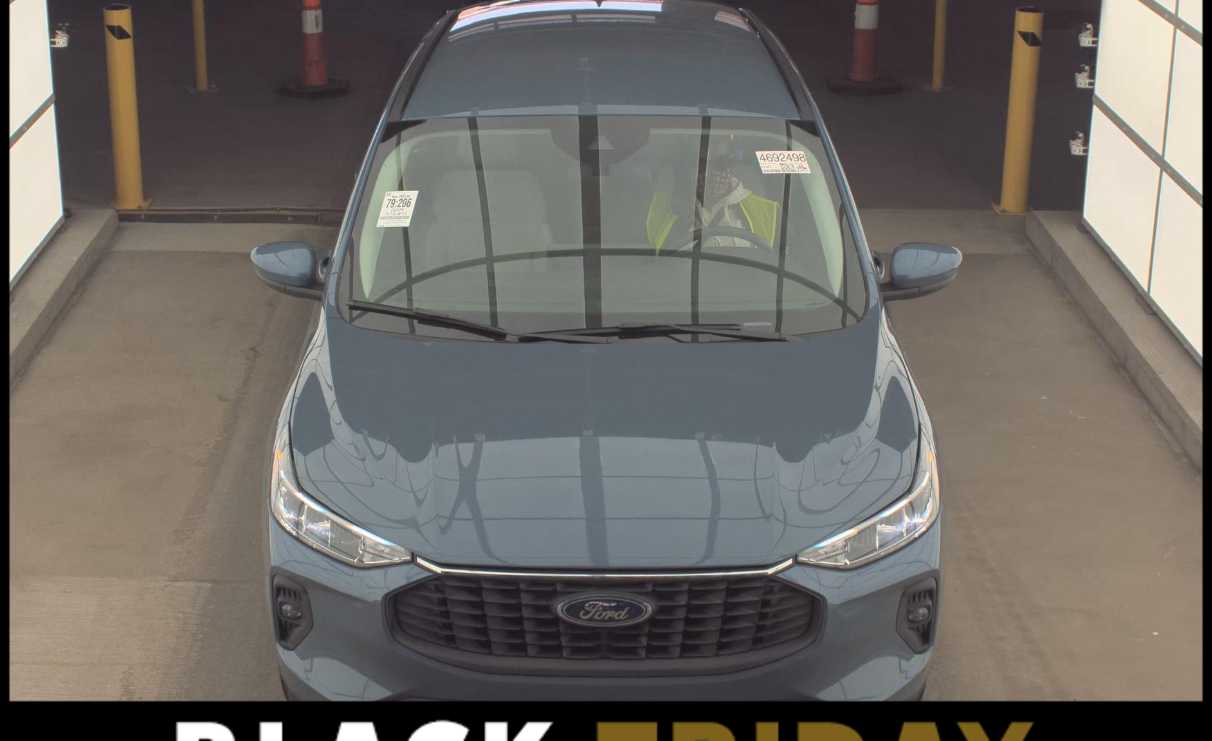 2025 Ford Escape photo 2