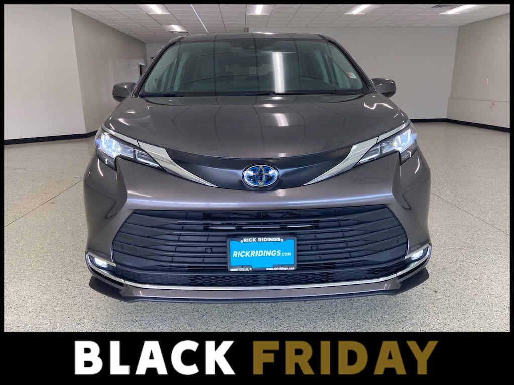 Used 2023 Toyota Sienna XLE FWD 8-Passenger (Natl)