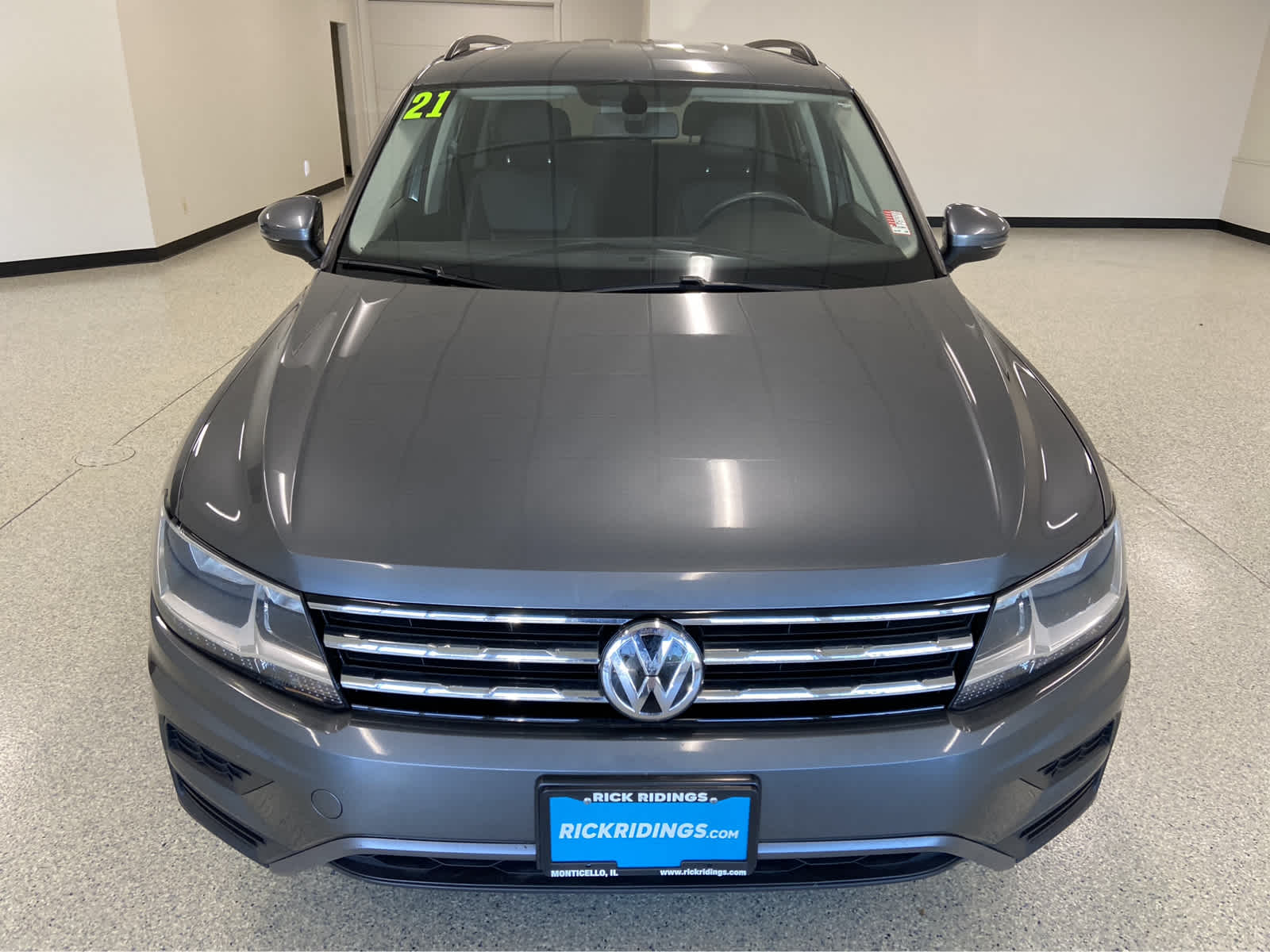 Used 2021 Volkswagen Tiguan SE with VIN 3VV2B7AX2MM086066 for sale in Monticello, IL