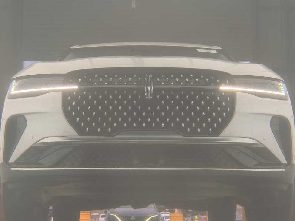 2024 Lincoln Nautilus Premiere photo 3