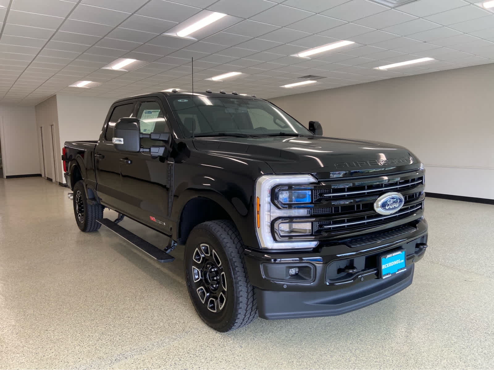 2025 Ford F-250 Platinum photo 3