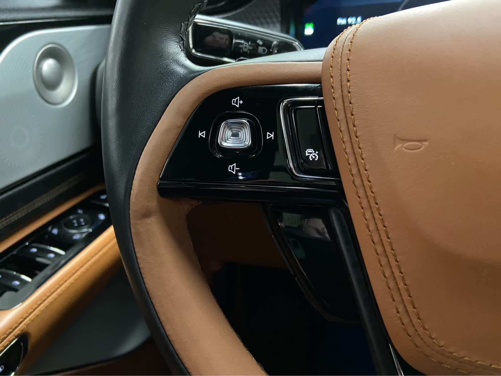Used 2023 Lincoln Aviator For Sale at Ridings Auto Group
