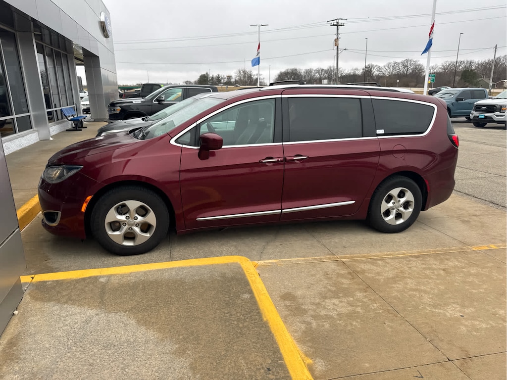 Used 2017 Chrysler Pacifica Touring-L Plus FWD