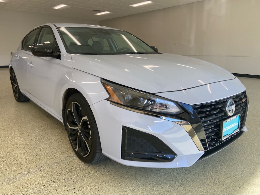 Used 2024 Nissan Altima 2.5 SR Sedan