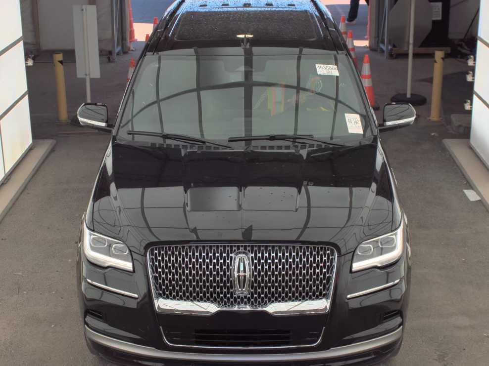 2024 Lincoln Navigator Premiere photo 2