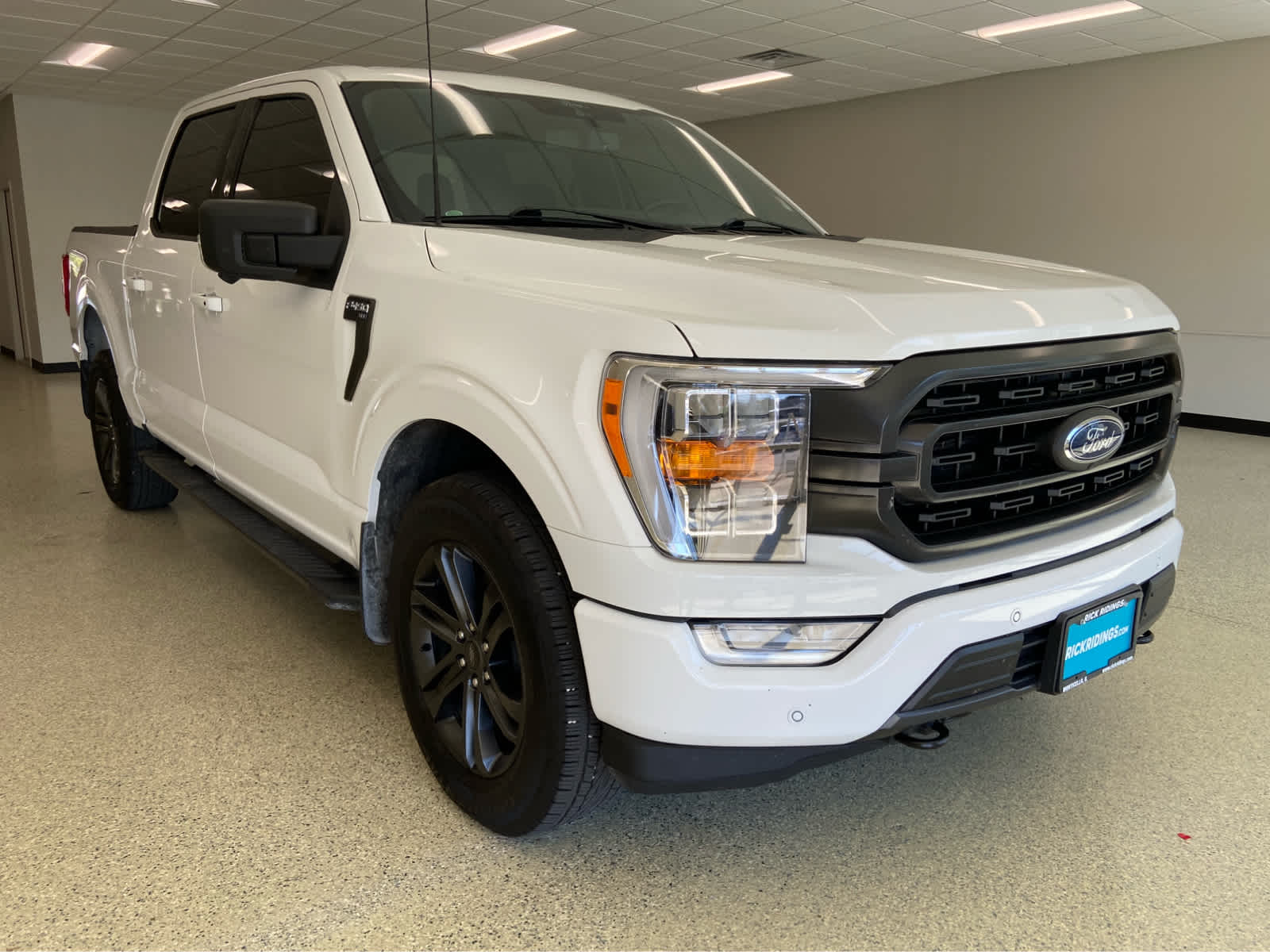 2021 Ford F-150 XLT photo 3