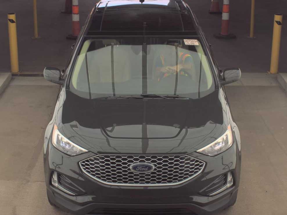 2024 Ford Edge SEL photo 3