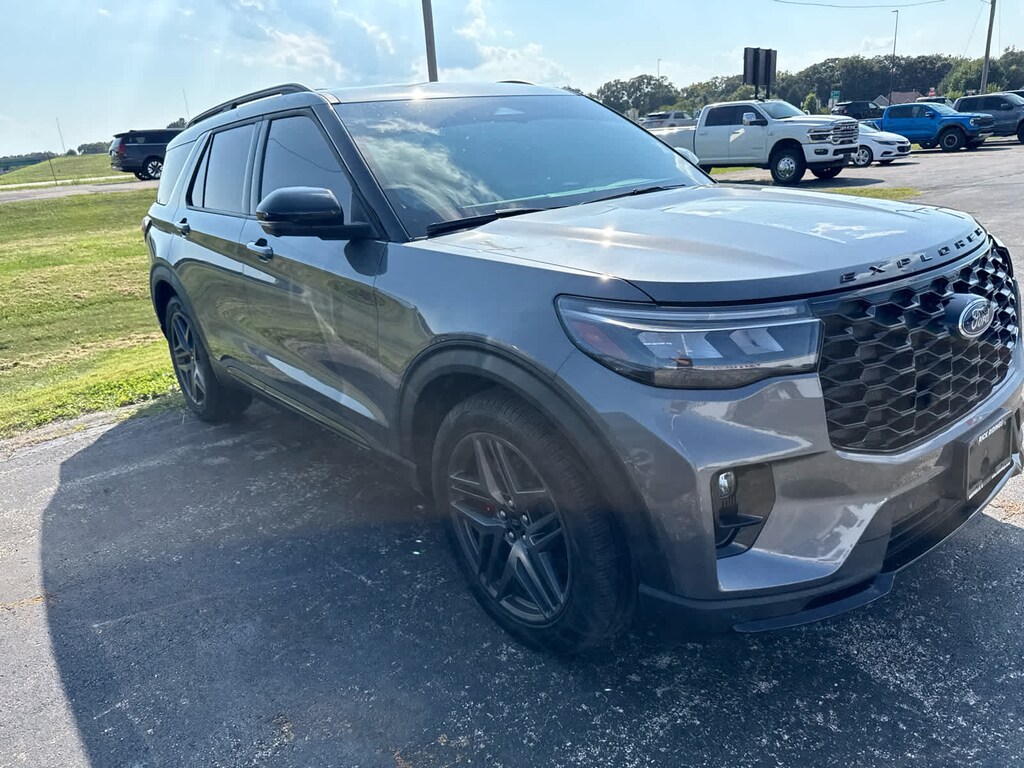 Used 2025 Ford Explorer ST 4WD