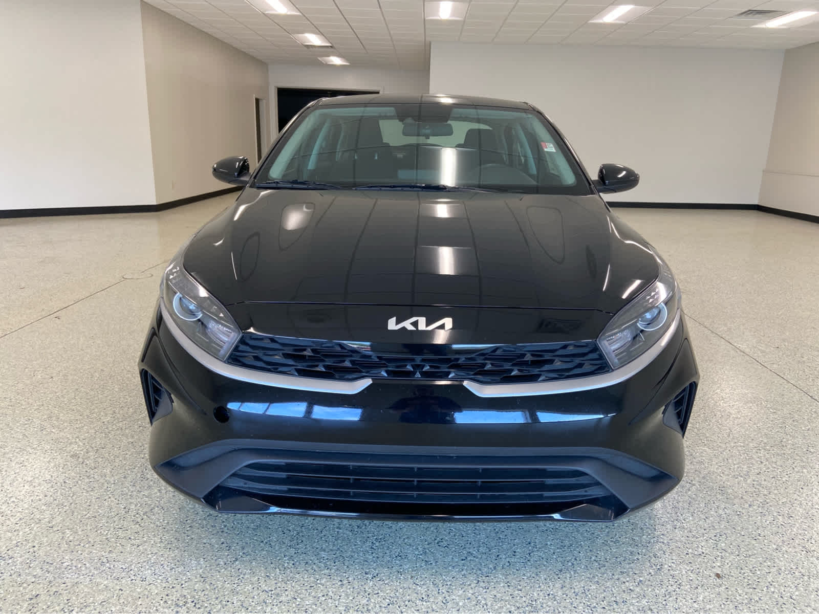 2024 Kia Forte LXS photo 2