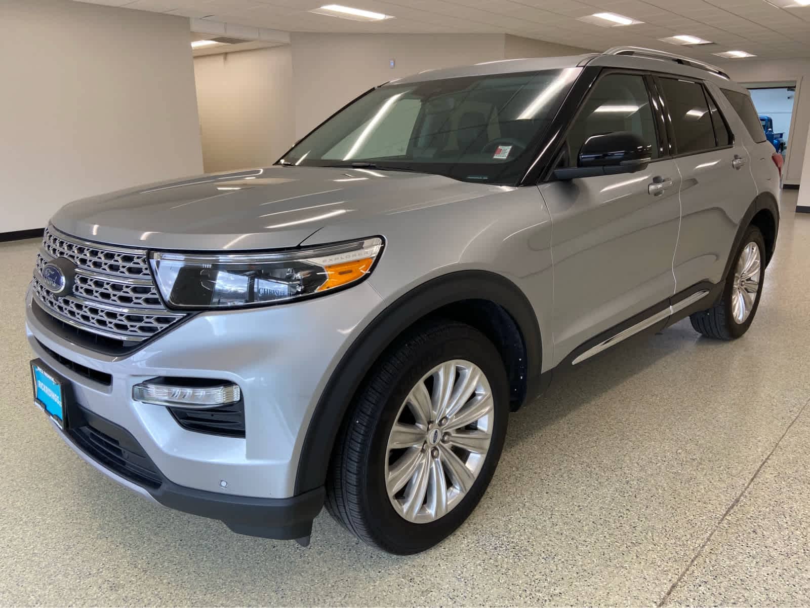 2023 Ford Explorer Limited's photo