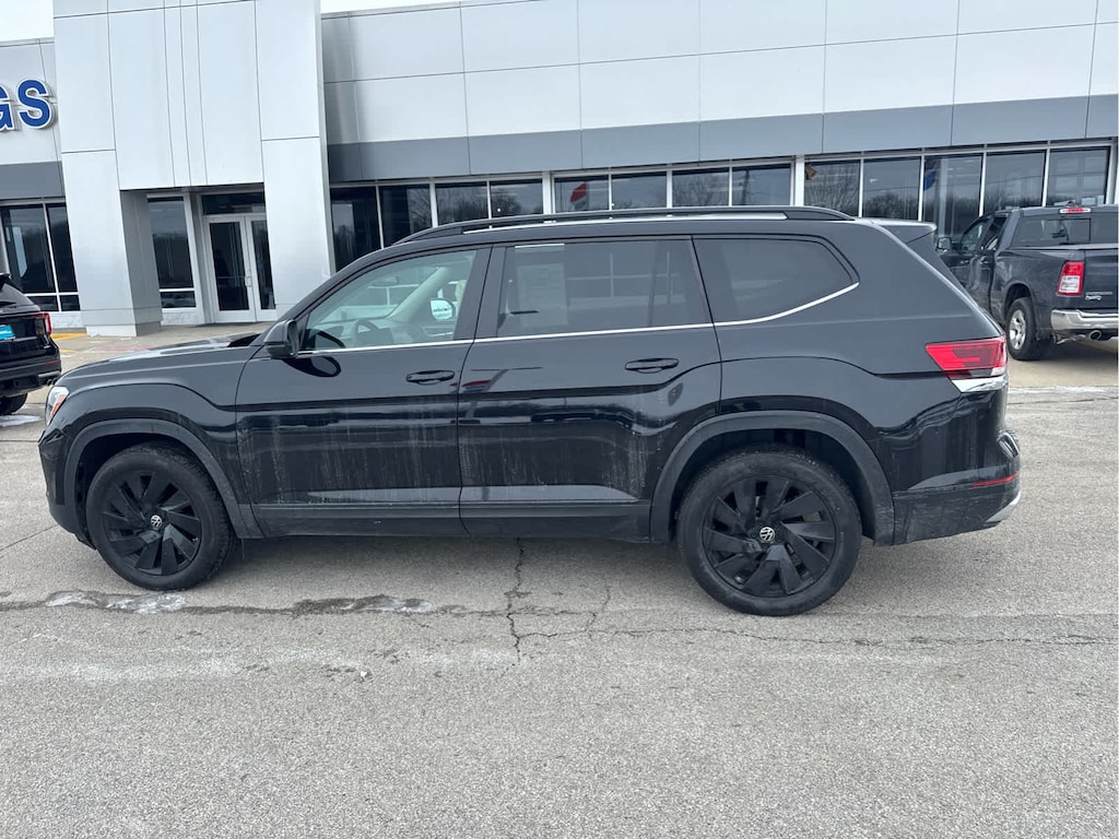 Used 2024 Volkswagen Atlas 2.0T SE w/Technology 4MOTION