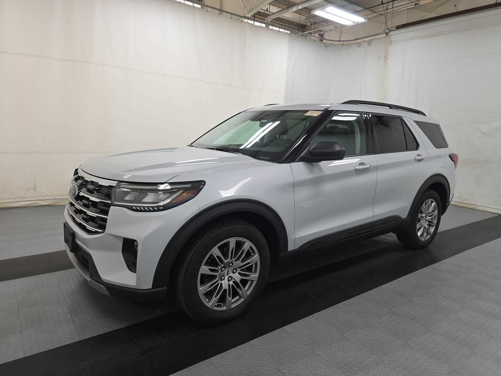 Used 2026 Ford Explorer Active w/200A Pkg 4WD