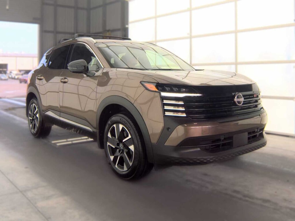 Used 2026 Nissan Kicks SR FWD