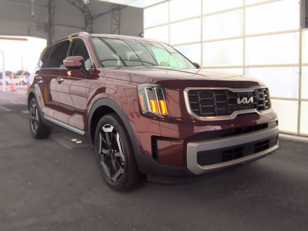 Used 2024 Kia Telluride S FWD