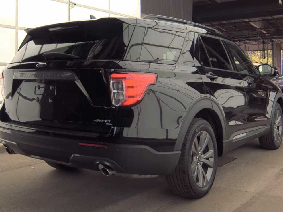2022 Ford Explorer XLT photo 2