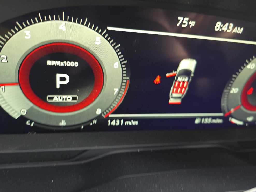 2025 Nissan Pathfinder Platinum photo 3