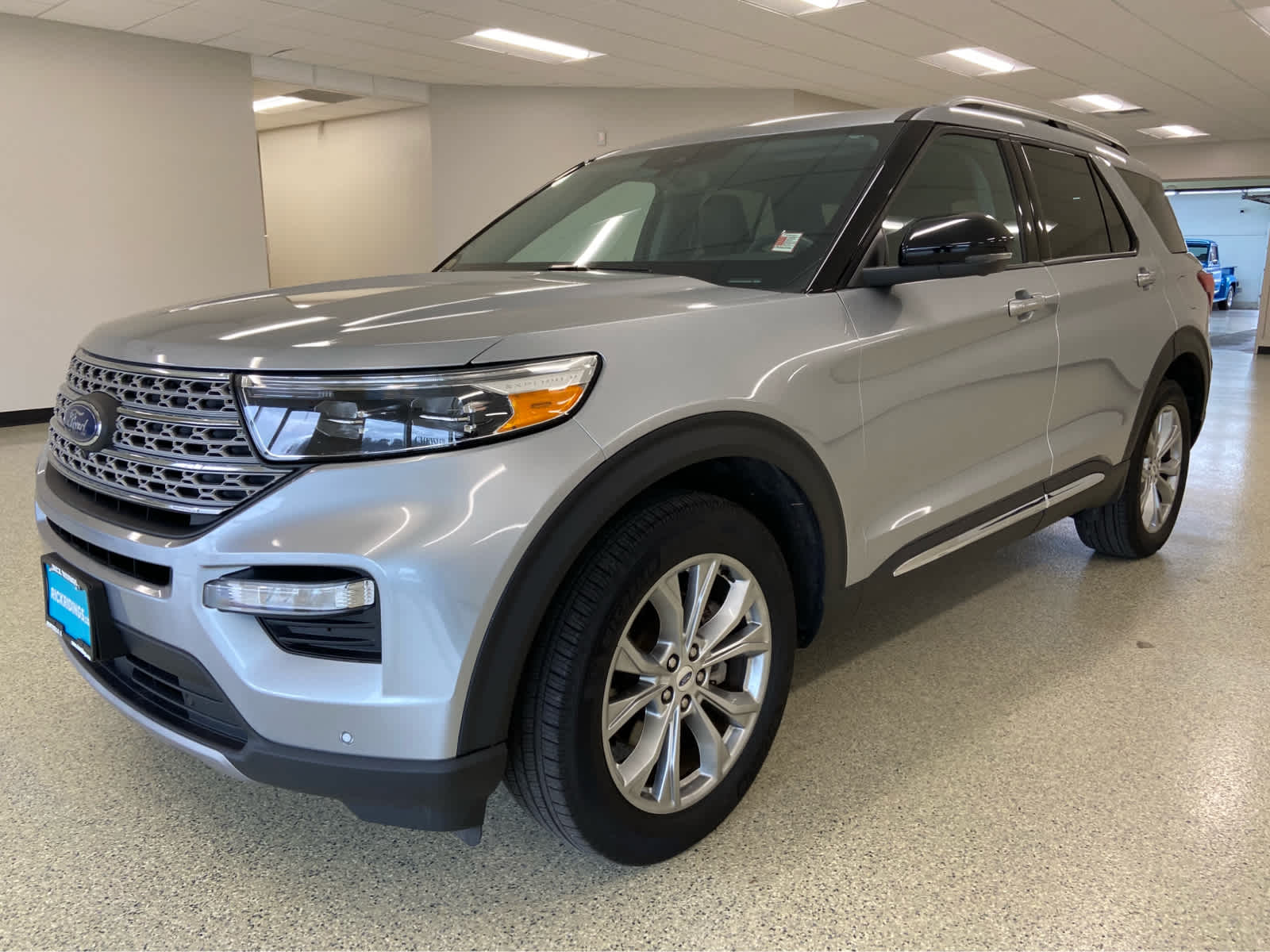 2023 Ford Explorer Limited's photo