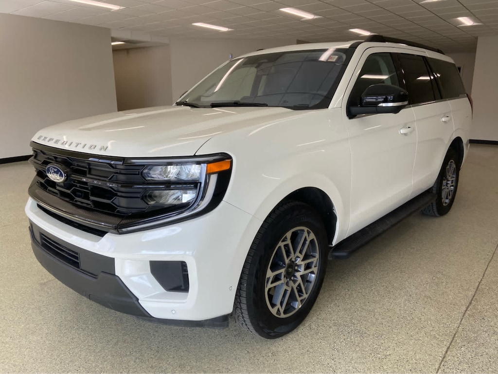 Used 2025 Ford Expedition Active 4x4
