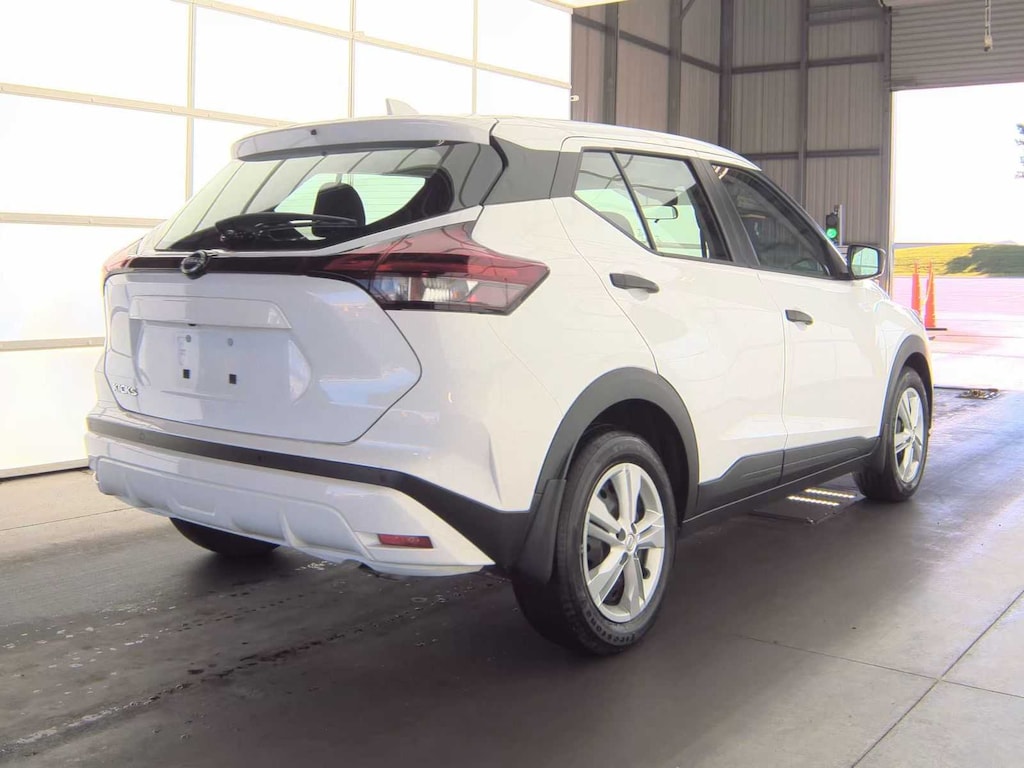 Used 2025 Nissan Kicks Play S FWD