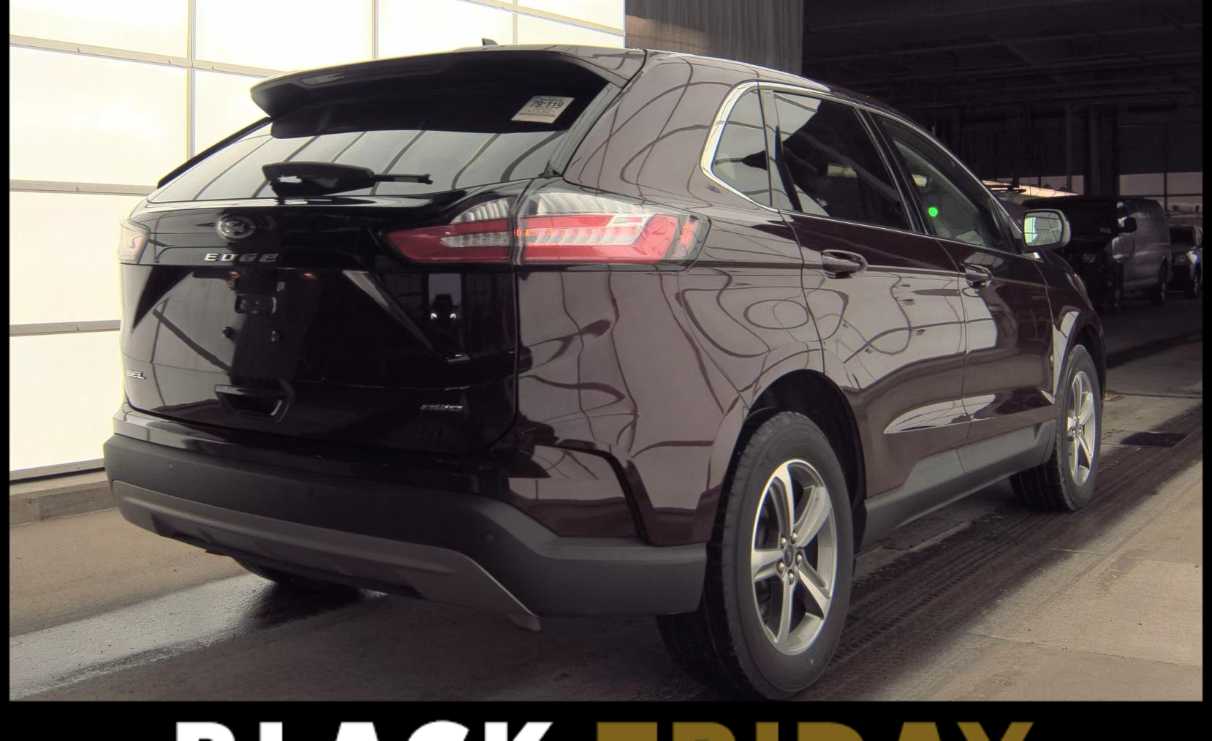 2023 Ford Edge SEL photo 3