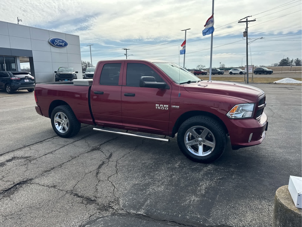 Used 2014 Ram 1500 Express 4WD Quad Cab 140.5 4WD Quad Cab 140.5
