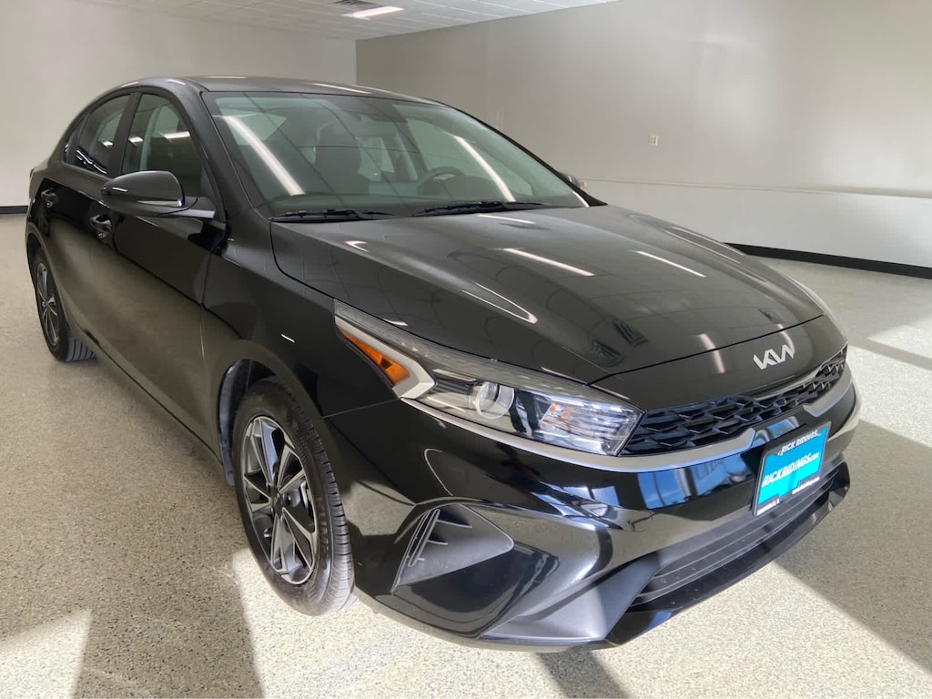 Used 2024 Kia Forte LXS IVT