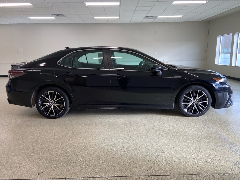 Used 2021 Toyota Camry SE Auto (Natl)