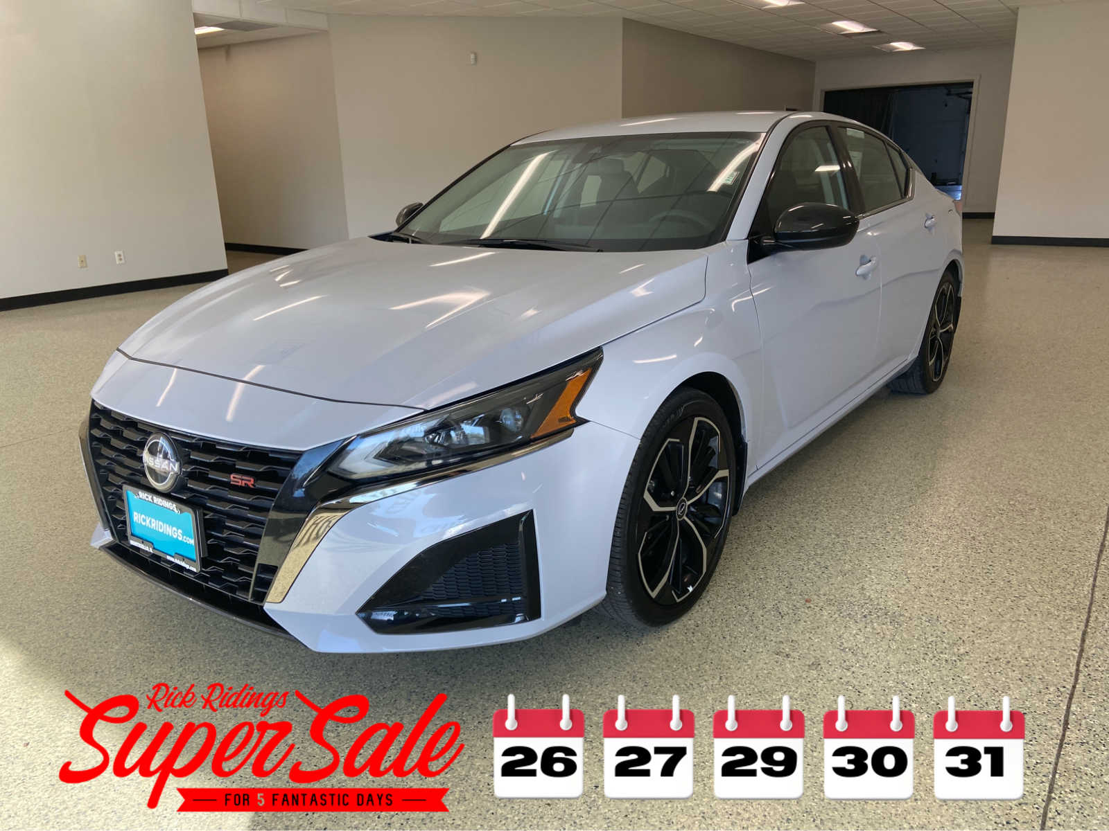 2024 Nissan Altima SR's photo