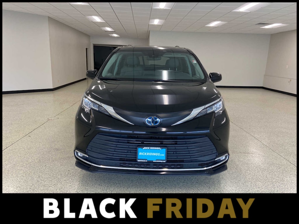 Used 2023 Toyota Sienna XLE FWD 7-Passenger (Natl)