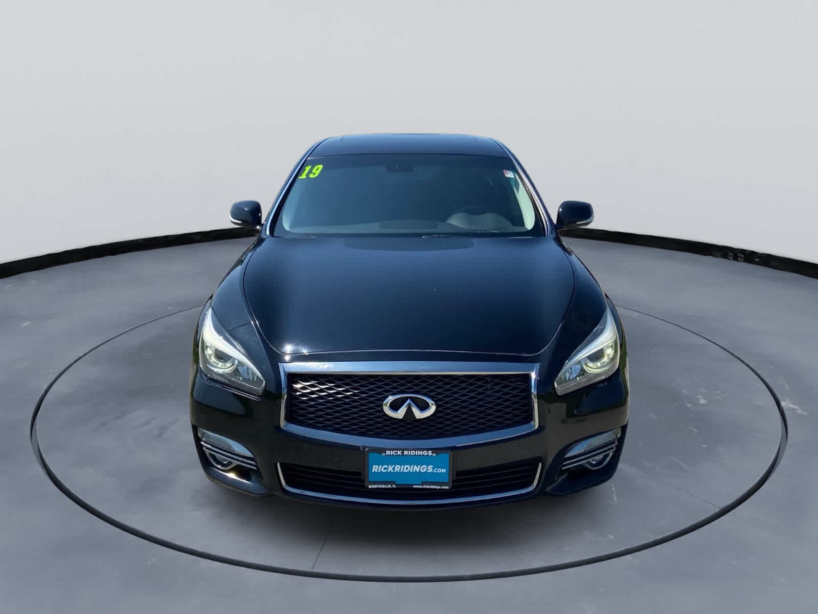 Used 2019 INFINITI Q70 LUXE with VIN JN1BY1AR5KM585631 for sale in Monticello, IL