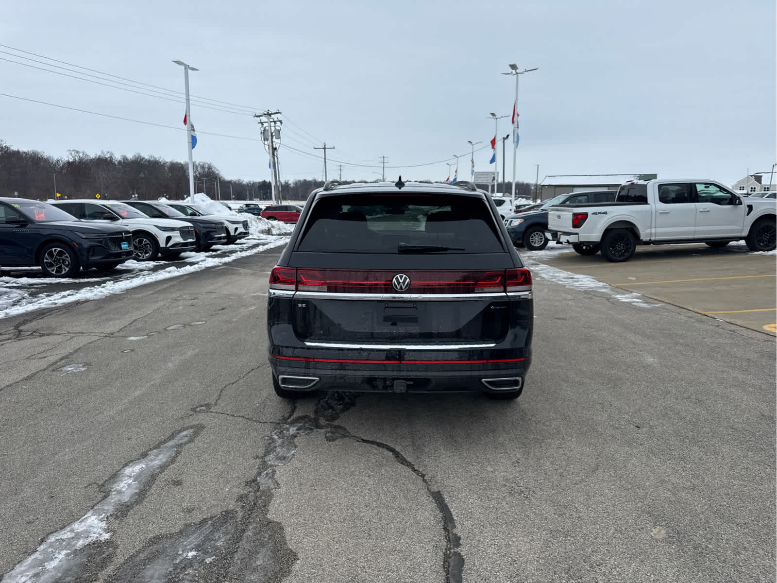 2024 Volkswagen Atlas SE Technology photo 2