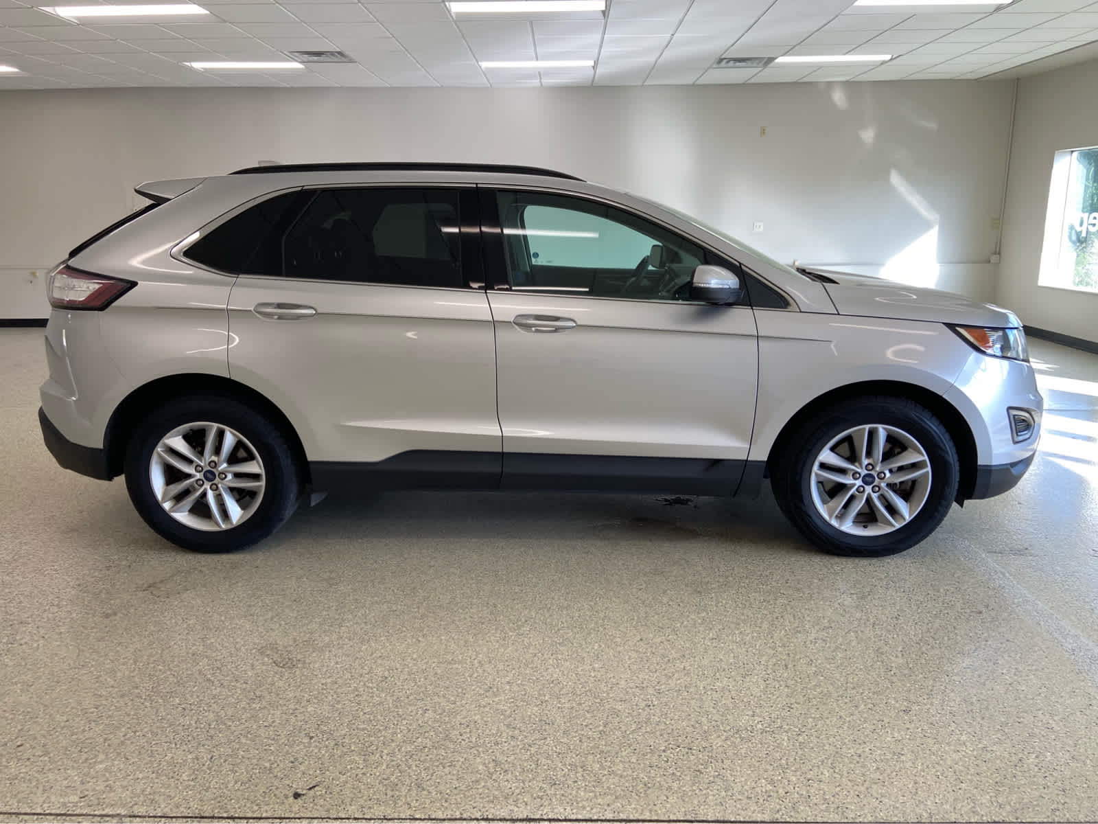 2015 Ford Edge SEL photo 3