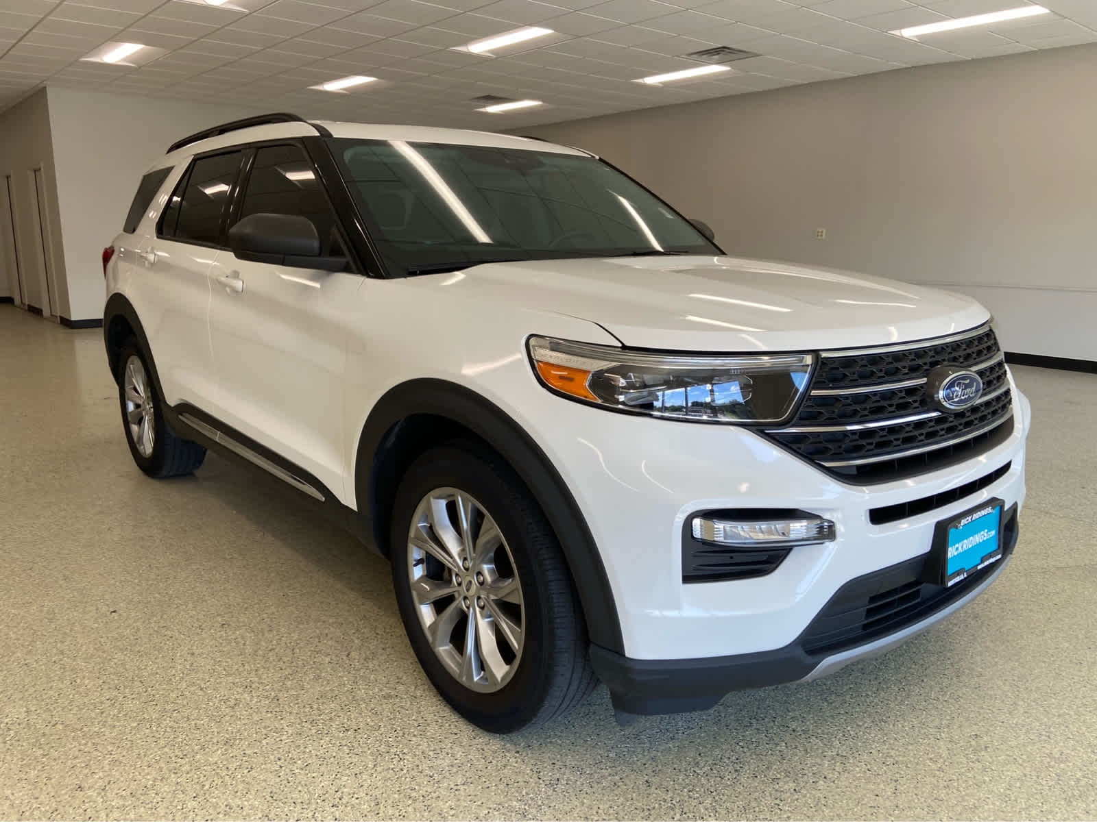 2022 Ford Explorer XLT photo 2